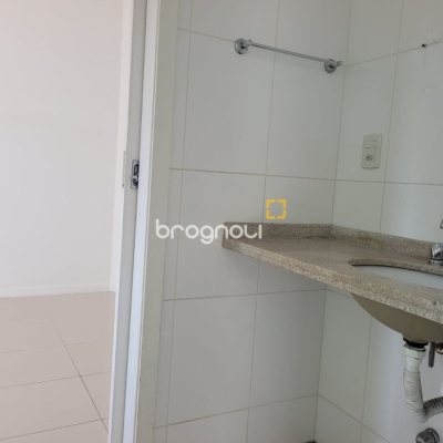Apartamento com 106m², 3 quartos (sendo 1 suíte), 1 garagem, no bairro Campinas em São José