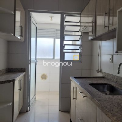 Apartamento com 106m², 3 quartos (sendo 1 suíte), 1 garagem, no bairro Campinas em São José