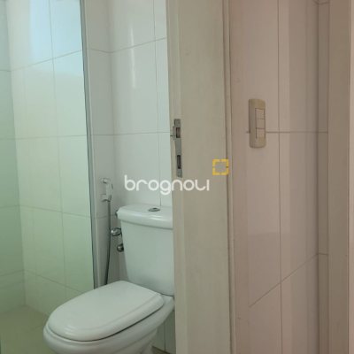 Apartamento com 106m², 3 quartos (sendo 1 suíte), 1 garagem, no bairro Campinas em São José