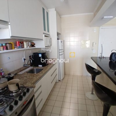 Apartamento com 59m², 2 quartos, no bairro Campinas em São José