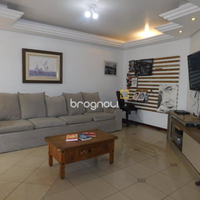 Apartamento com 151m², 3 quartos (sendo 1 suíte), 1 garagem, no bairro Centro em Florianópolis