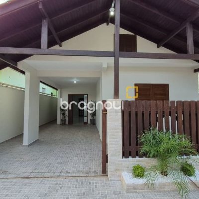 Casa com 116m², 5 quartos (sendo 1 suíte), 2 garagens, no bairro Ingleses em Florianópolis