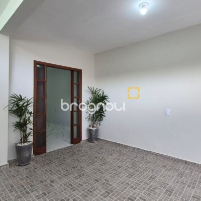 Casa com 116m², 5 quartos (sendo 1 suíte), 2 garagens, no bairro Ingleses em Florianópolis