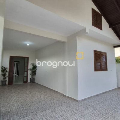 Casa com 116m², 5 quartos (sendo 1 suíte), 2 garagens, no bairro Ingleses em Florianópolis