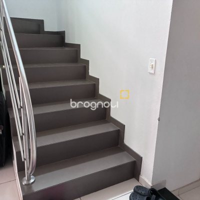 Casa com 226m², 3 quartos (sendo 1 suíte), 2 garagens, no bairro Pedra Branca em Palhoça