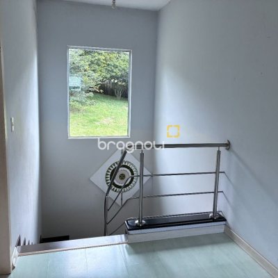 Casa com 226m², 3 quartos (sendo 1 suíte), 2 garagens, no bairro Pedra Branca em Palhoça