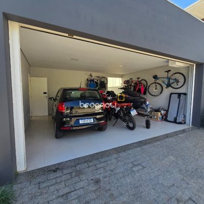 Casa com 175m², 3 quartos (sendo 1 suíte), 2 garagens, no bairro Pedra Branca em Palhoça