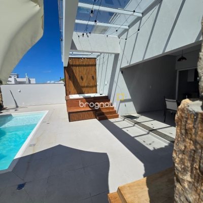 Casa com 175m², 3 quartos (sendo 1 suíte), 2 garagens, no bairro Pedra Branca em Palhoça