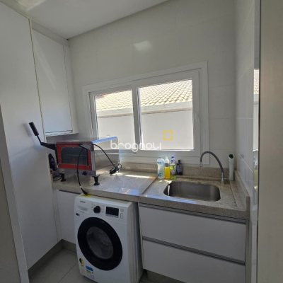 Casa com 175m², 3 quartos (sendo 1 suíte), 2 garagens, no bairro Pedra Branca em Palhoça