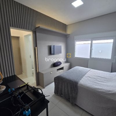 Casa com 175m², 3 quartos (sendo 1 suíte), 2 garagens, no bairro Pedra Branca em Palhoça