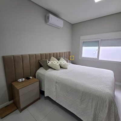 Casa com 175m², 3 quartos (sendo 1 suíte), 2 garagens, no bairro Pedra Branca em Palhoça