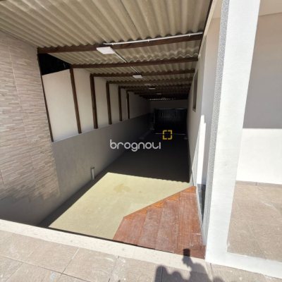 Casa com 235m², 4 quartos (sendo 1 suíte), 3 garagens, no bairro Ipiranga em São José