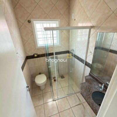 Casa com 235m², 4 quartos (sendo 1 suíte), 3 garagens, no bairro Ipiranga em São José