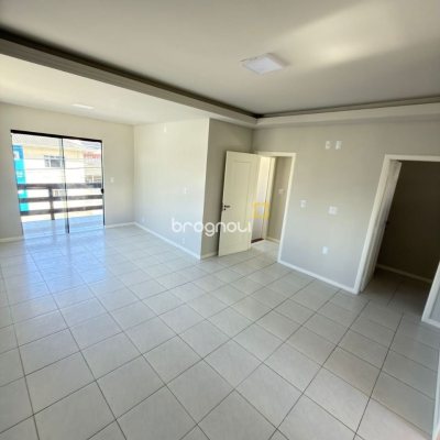 Casa com 235m², 4 quartos (sendo 1 suíte), 3 garagens, no bairro Ipiranga em São José