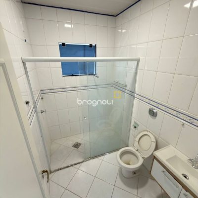 Casa com 235m², 4 quartos (sendo 1 suíte), 3 garagens, no bairro Ipiranga em São José