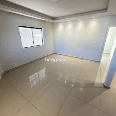 Casa com 235m², 4 quartos (sendo 1 suíte), 3 garagens, no bairro Ipiranga em São José