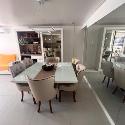 Apartamento com 113m², 2 quartos (sendo 1 suíte), 2 garagens, no bairro Kobrasol em São José