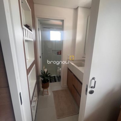 Apartamento com 113m², 2 quartos (sendo 1 suíte), 2 garagens, no bairro Kobrasol em São José