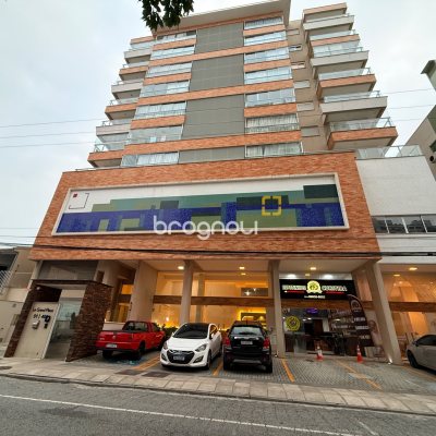 Apartamento com 113m², 2 quartos (sendo 1 suíte), 2 garagens, no bairro Kobrasol em São José