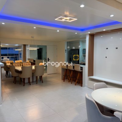 Apartamento com 113m², 2 quartos (sendo 1 suíte), 2 garagens, no bairro Kobrasol em São José