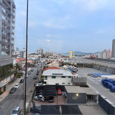 Apartamento com 113m², 2 quartos (sendo 1 suíte), 2 garagens, no bairro Kobrasol em São José