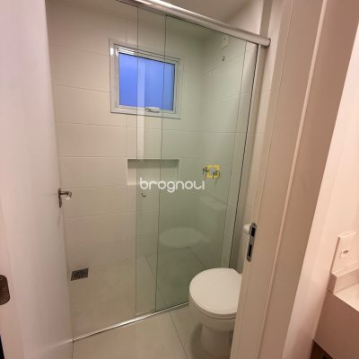 Apartamento com 113m², 2 quartos (sendo 1 suíte), 2 garagens, no bairro Kobrasol em São José