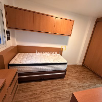 Apartamento com 113m², 2 quartos (sendo 1 suíte), 2 garagens, no bairro Kobrasol em São José