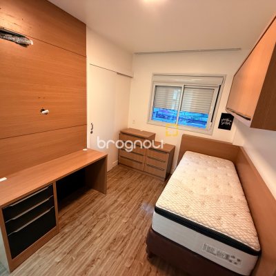 Apartamento com 113m², 2 quartos (sendo 1 suíte), 2 garagens, no bairro Kobrasol em São José
