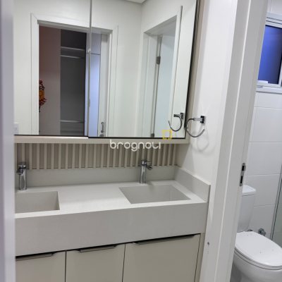 Apartamento com 113m², 2 quartos (sendo 1 suíte), 2 garagens, no bairro Kobrasol em São José