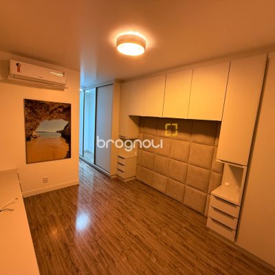 Apartamento com 113m², 2 quartos (sendo 1 suíte), 2 garagens, no bairro Kobrasol em São José