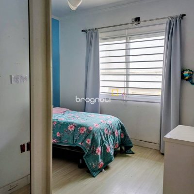 Casa com 113m², 4 quartos (sendo 1 suíte), 5 garagens, no bairro São João do Rio Vermelho em Florianópolis