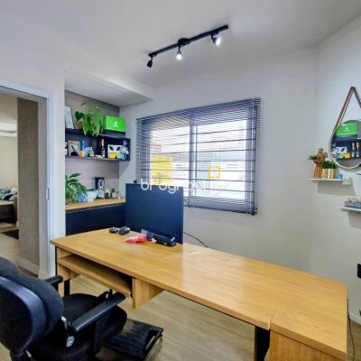 Casa com 113m², 4 quartos (sendo 1 suíte), 5 garagens, no bairro São João do Rio Vermelho em Florianópolis