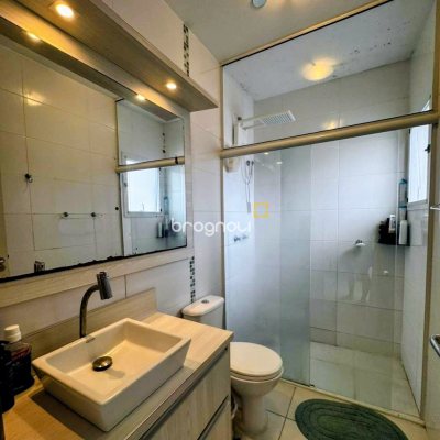Casa com 113m², 4 quartos (sendo 1 suíte), 5 garagens, no bairro São João do Rio Vermelho em Florianópolis