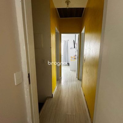 Casa com 113m², 4 quartos (sendo 1 suíte), 5 garagens, no bairro São João do Rio Vermelho em Florianópolis