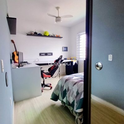 Casa com 113m², 4 quartos (sendo 1 suíte), 5 garagens, no bairro São João do Rio Vermelho em Florianópolis