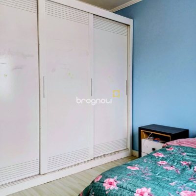 Casa com 113m², 4 quartos (sendo 1 suíte), 5 garagens, no bairro São João do Rio Vermelho em Florianópolis