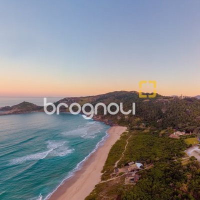 Apartamento com 117m², 2 quartos (sendo 2 suítes), 2 garagens, no bairro Barra da Lagoa em Florianópolis