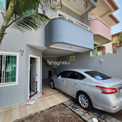 Casa com 117m², 3 quartos (sendo 1 suíte), 1 garagem, no bairro Forquilhinha em São José