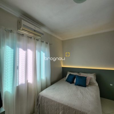 Casa com 117m², 3 quartos (sendo 1 suíte), 1 garagem, no bairro Forquilhinha em São José