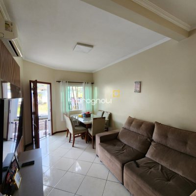 Casa com 117m², 3 quartos (sendo 1 suíte), 1 garagem, no bairro Forquilhinha em São José