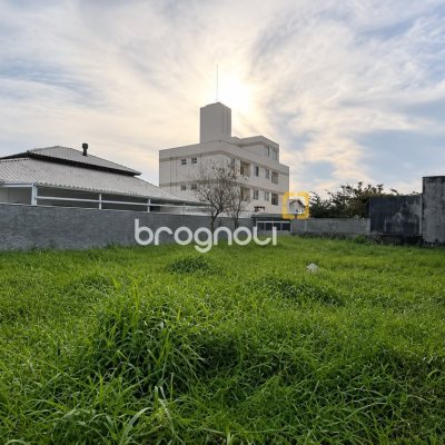 Terreno com 360m², no bairro Daniela em Florianópolis
