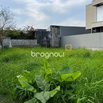 Terreno com 360m², no bairro Daniela em Florianópolis