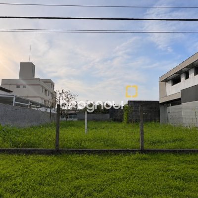 Terreno com 360m², no bairro Daniela em Florianópolis