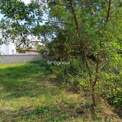 Terreno com 450m², no bairro São João do Rio Vermelho em Florianópolis