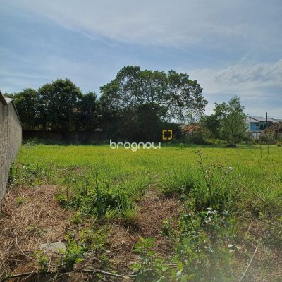 Terreno com 450m², no bairro São João do Rio Vermelho em Florianópolis