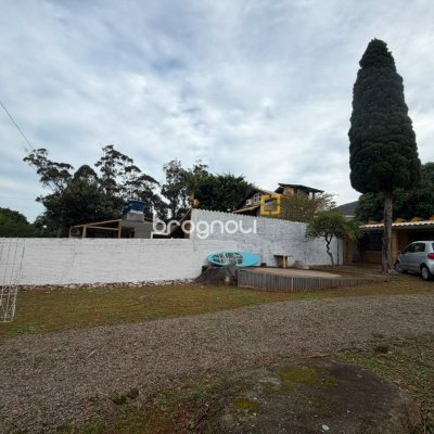 Casa com 90m², 4 quartos, 1 garagem, no bairro Praia de Fora em Palhoça