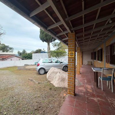 Casa com 90m², 4 quartos, 1 garagem, no bairro Praia de Fora em Palhoça