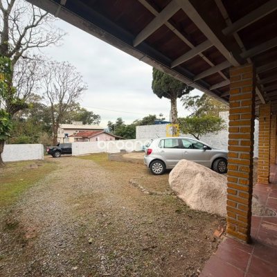 Casa com 90m², 4 quartos, 1 garagem, no bairro Praia de Fora em Palhoça