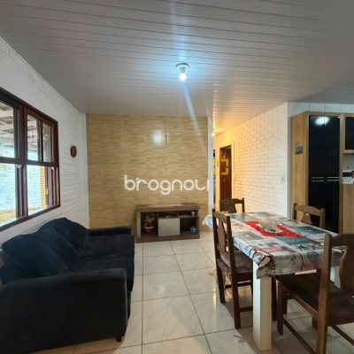 Casa com 90m², 4 quartos, 1 garagem, no bairro Praia de Fora em Palhoça