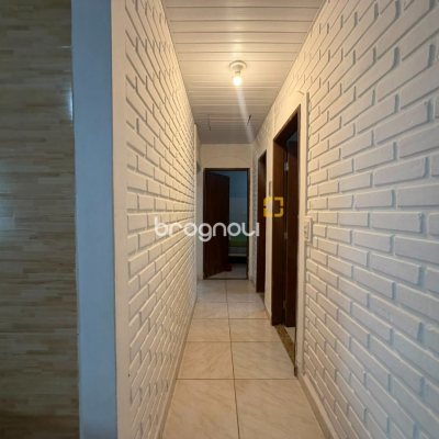 Casa com 90m², 4 quartos, 1 garagem, no bairro Praia de Fora em Palhoça